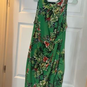 Floral dress! Perfect for a girls trip.